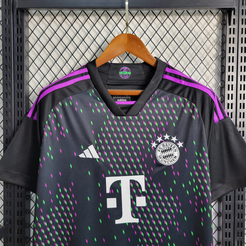 CAMISA DO BAYERN MUNCHEM 23/24 PRETO E ROXO