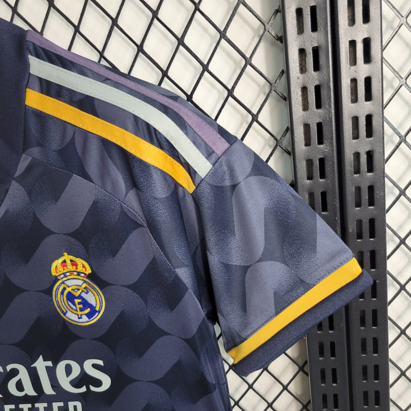 CAMISA FEMININA DO REAL MADRID 23/24 CINZA ESCURO EDIÇÃO ESPECIAL